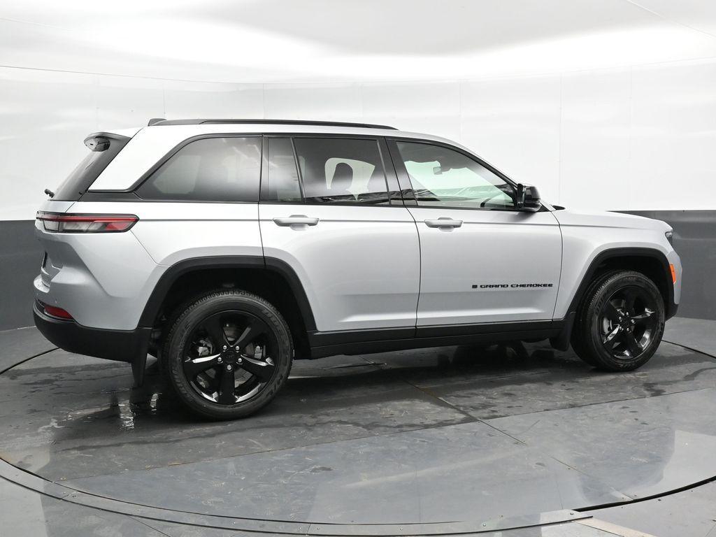 new 2025 Jeep Grand Cherokee car, priced at $46,595