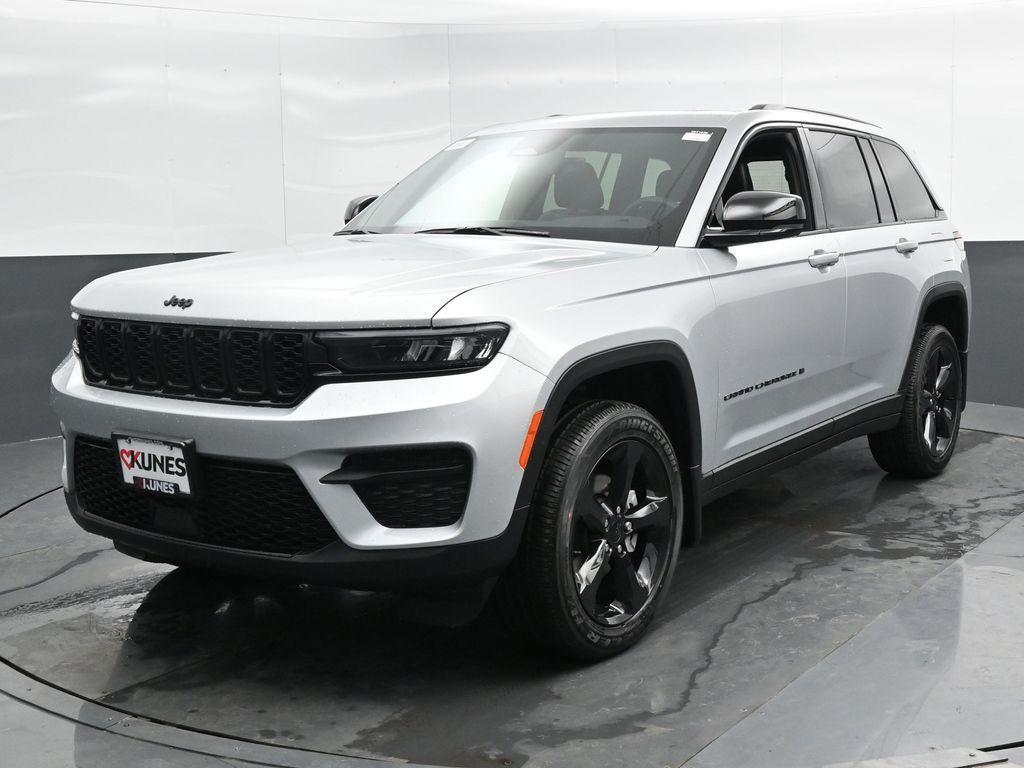new 2025 Jeep Grand Cherokee car, priced at $46,595
