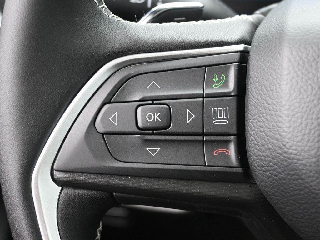 new 2025 Jeep Grand Cherokee car, priced at $46,595