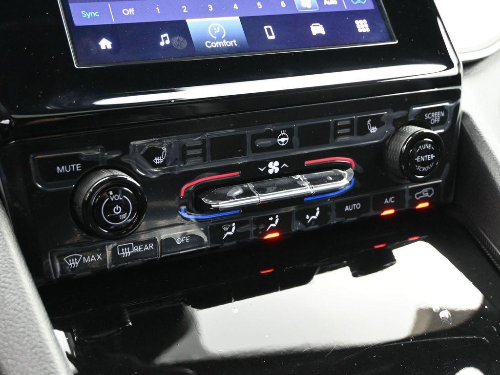 new 2025 Jeep Grand Cherokee car, priced at $46,595