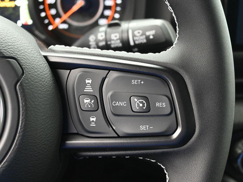 new 2025 Jeep Wrangler car, priced at $47,295
