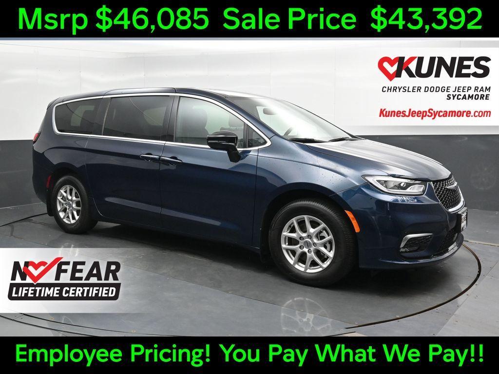 new 2025 Chrysler Pacifica car, priced at $43,392