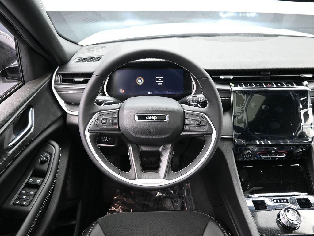 new 2025 Jeep Grand Cherokee L car, priced at $43,995