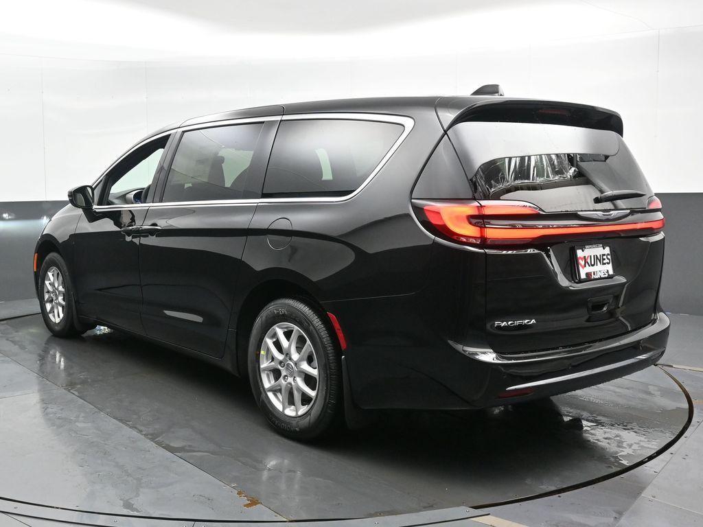 new 2025 Chrysler Pacifica car, priced at $41,320