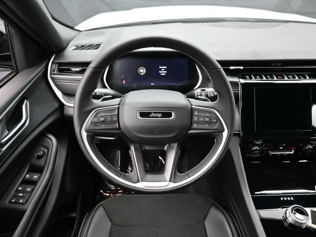 new 2025 Jeep Grand Cherokee L car, priced at $41,995