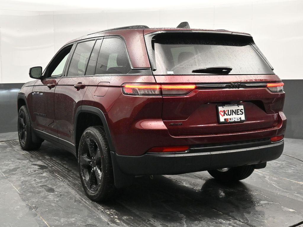 new 2025 Jeep Grand Cherokee car, priced at $35,995