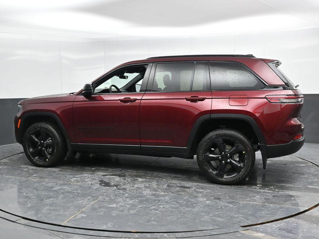 new 2025 Jeep Grand Cherokee car, priced at $35,995