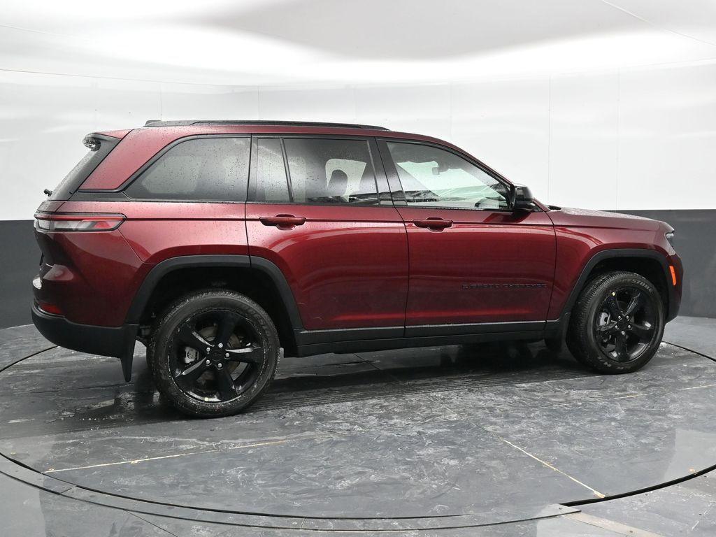 new 2025 Jeep Grand Cherokee car, priced at $35,995