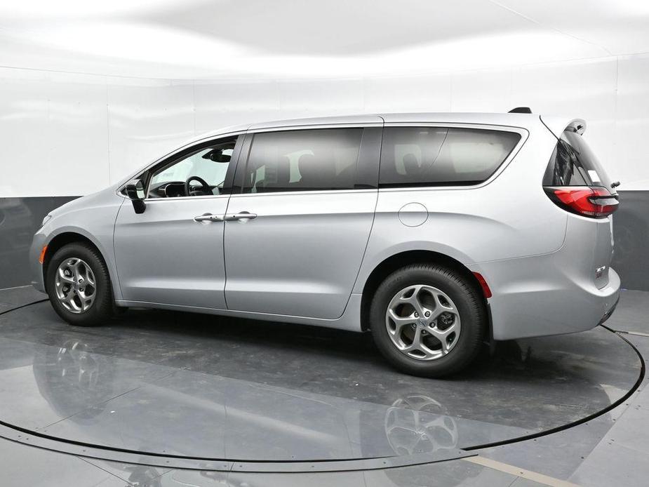 new 2024 Chrysler Pacifica car, priced at $44,497