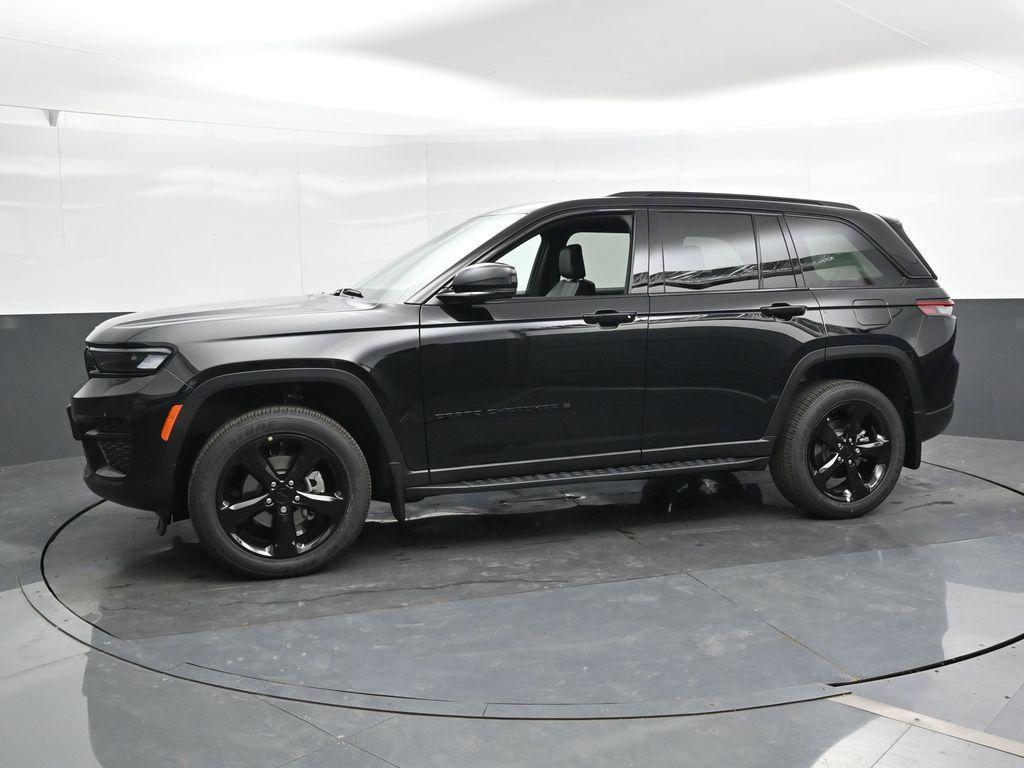 new 2025 Jeep Grand Cherokee car, priced at $46,150