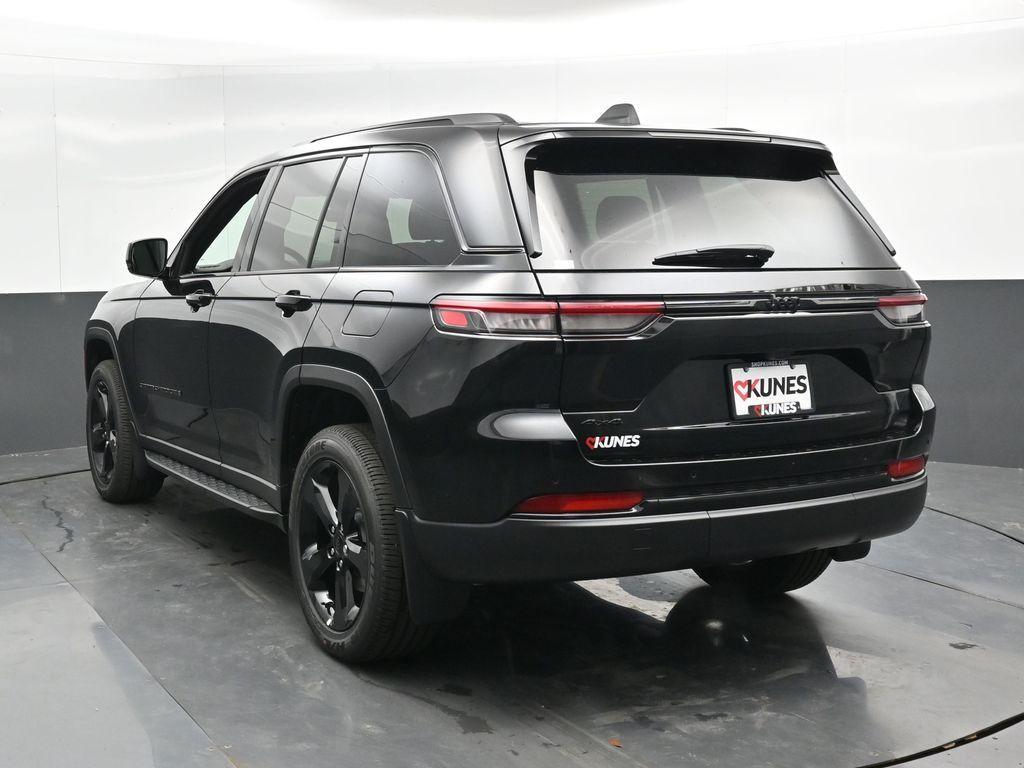 new 2025 Jeep Grand Cherokee car, priced at $46,150