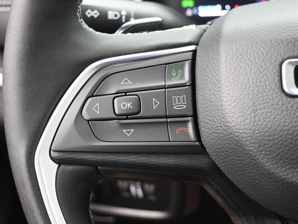 new 2025 Jeep Grand Cherokee car, priced at $46,150