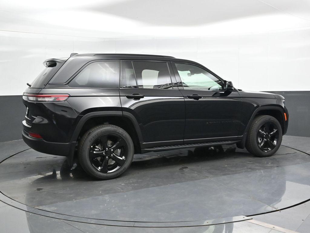 new 2025 Jeep Grand Cherokee car, priced at $46,150