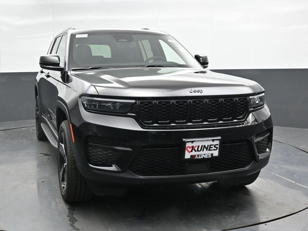 new 2025 Jeep Grand Cherokee car, priced at $46,150