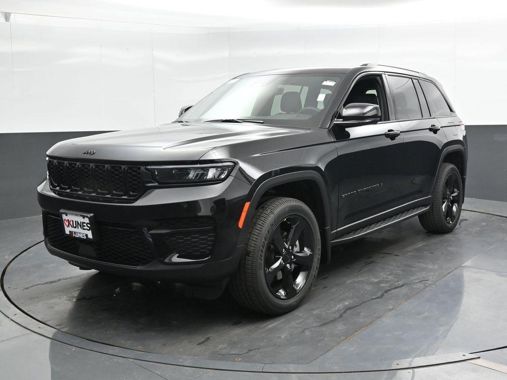 new 2025 Jeep Grand Cherokee car, priced at $46,150