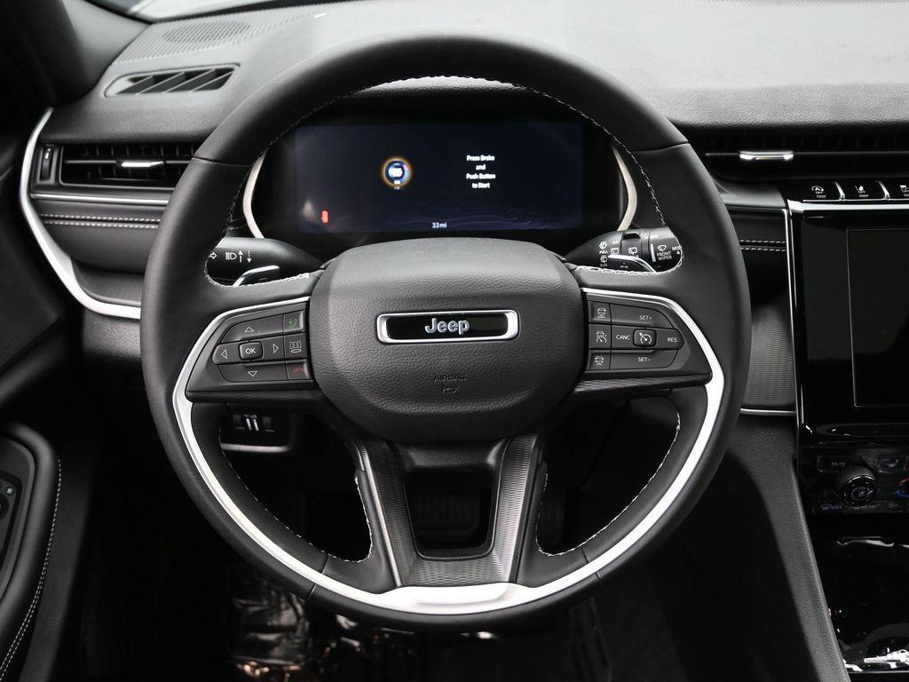new 2025 Jeep Grand Cherokee car, priced at $46,150