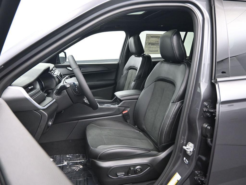 new 2025 Jeep Grand Cherokee L car, priced at $44,991