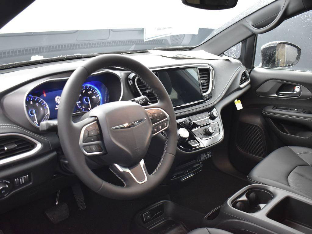 new 2025 Chrysler Pacifica car, priced at $49,995