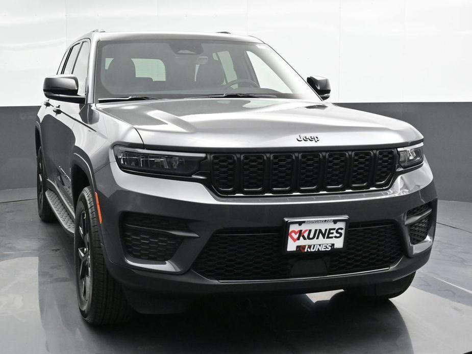 new 2025 Jeep Grand Cherokee car, priced at $42,479