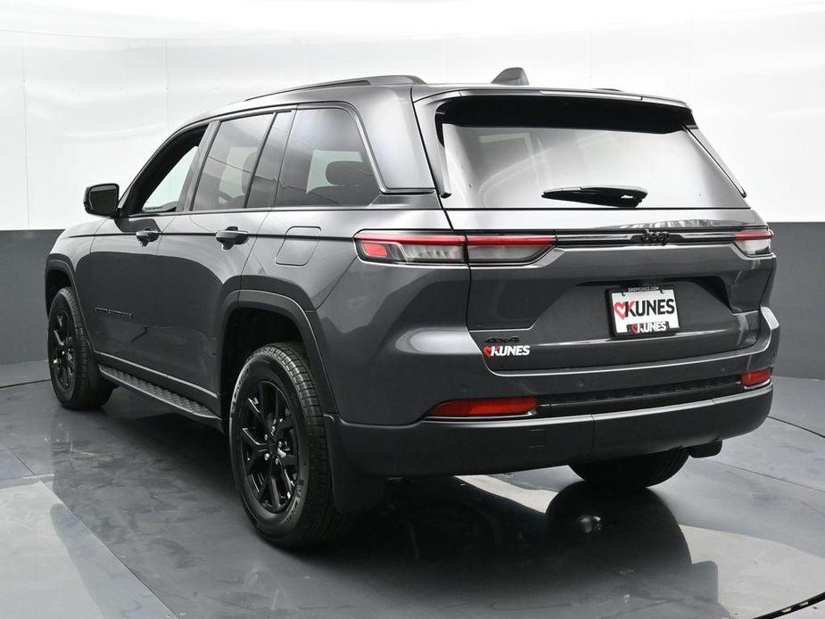 new 2025 Jeep Grand Cherokee car, priced at $42,479