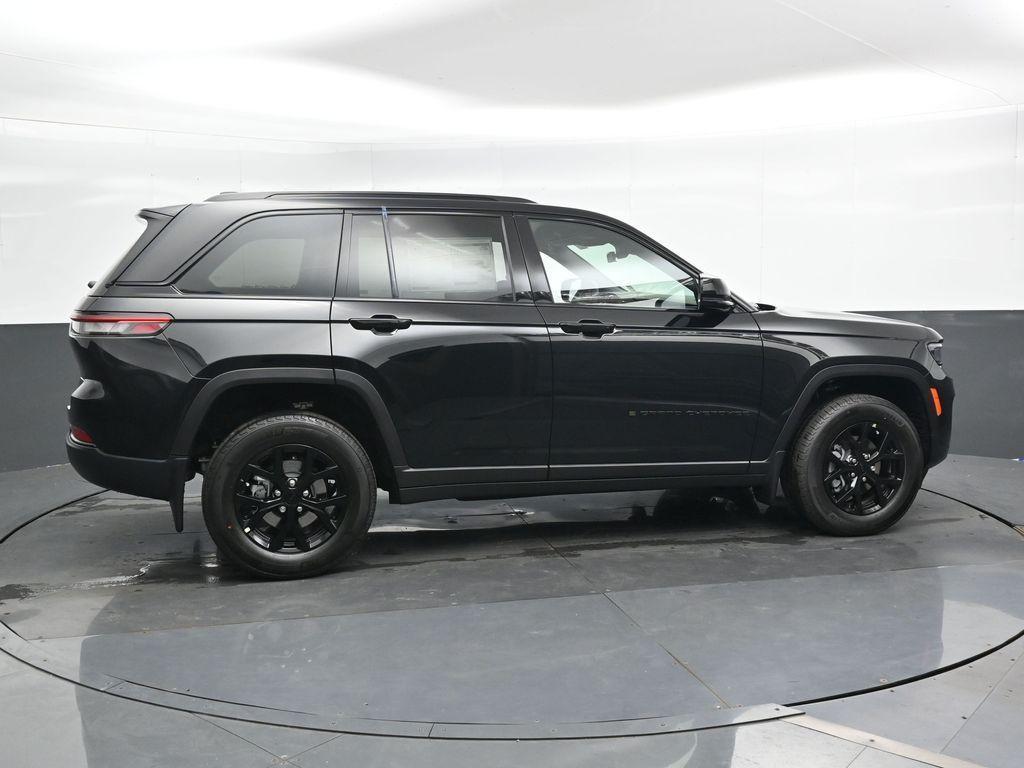 new 2025 Jeep Grand Cherokee car, priced at $44,405