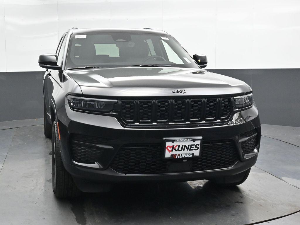 new 2025 Jeep Grand Cherokee car, priced at $44,405