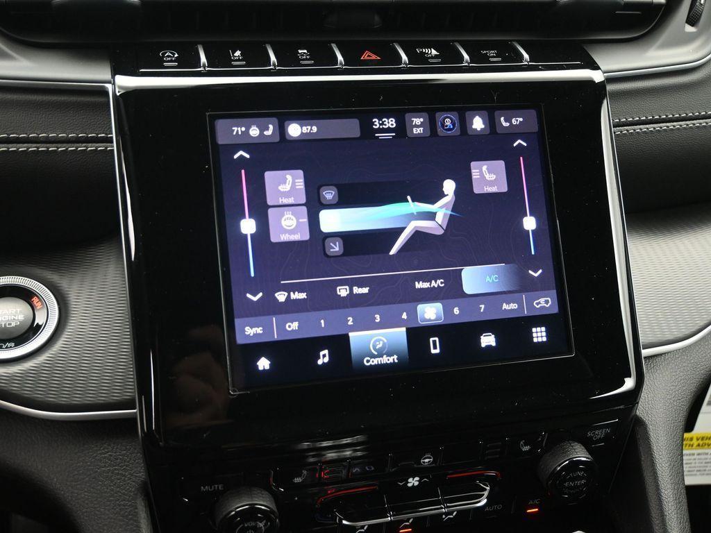 new 2025 Jeep Grand Cherokee car, priced at $44,405