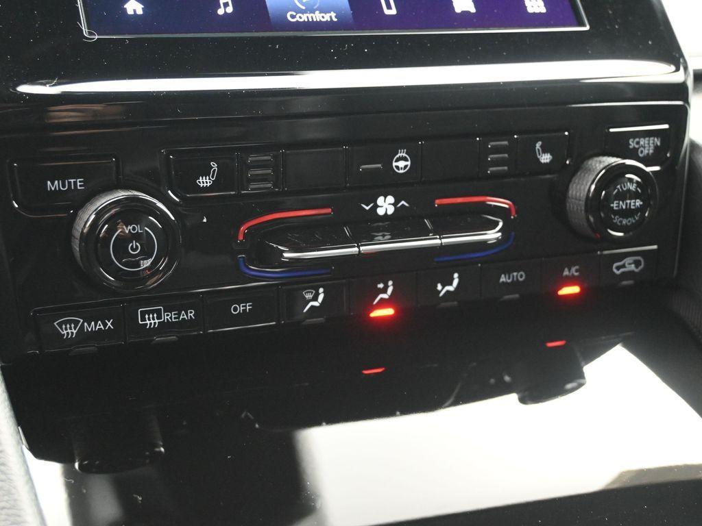 new 2025 Jeep Grand Cherokee car, priced at $44,405