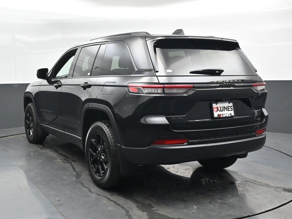new 2025 Jeep Grand Cherokee car, priced at $44,405