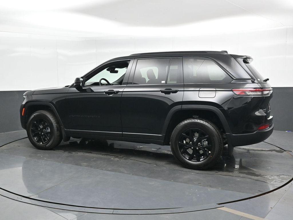 new 2025 Jeep Grand Cherokee car, priced at $44,405