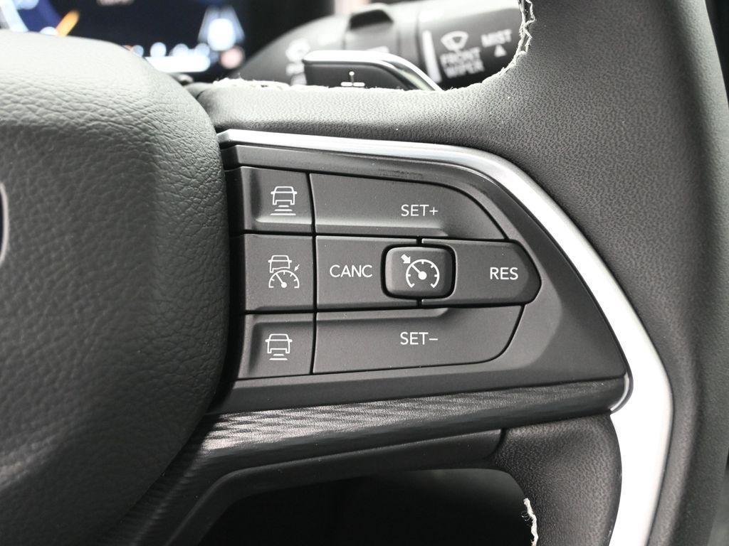 new 2025 Jeep Grand Cherokee car, priced at $41,995