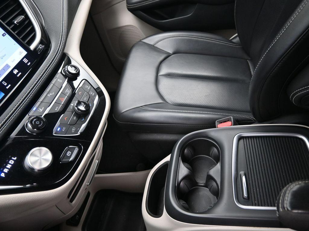 used 2023 Chrysler Pacifica Hybrid car, priced at $25,465