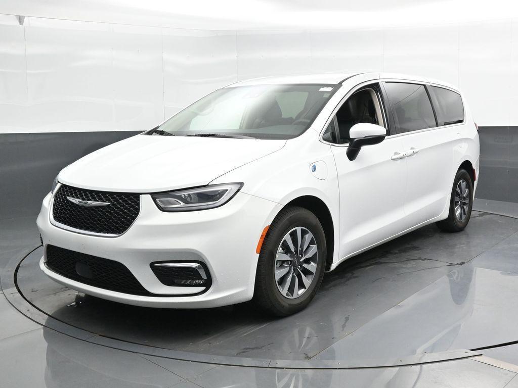 used 2023 Chrysler Pacifica Hybrid car, priced at $25,465