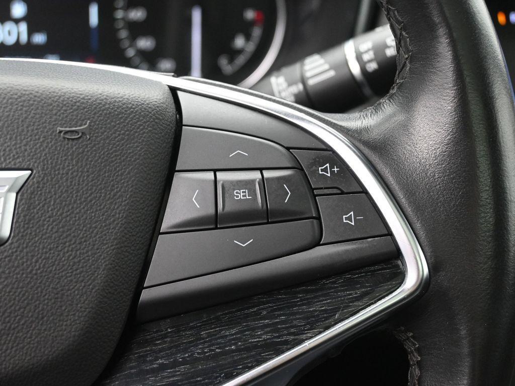 used 2023 Cadillac XT5 car, priced at $25,791