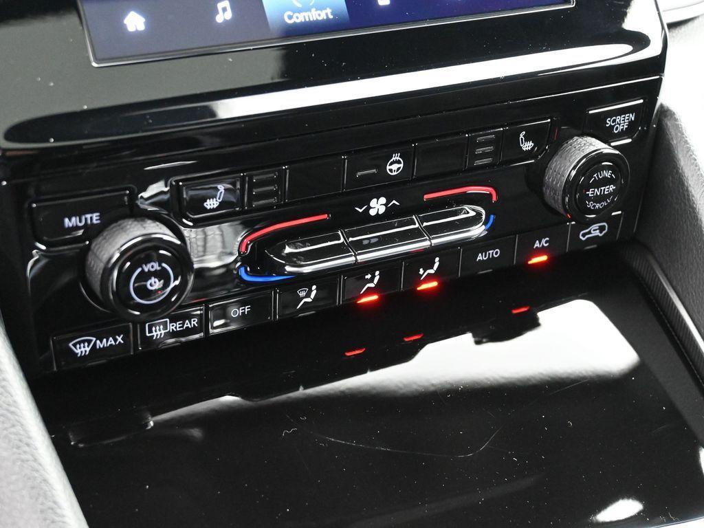 new 2025 Jeep Grand Cherokee car, priced at $41,555