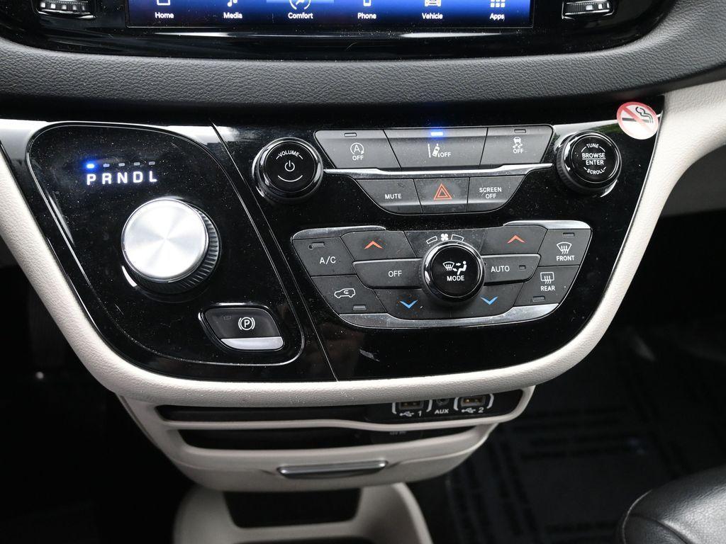 used 2022 Chrysler Pacifica car, priced at $20,595