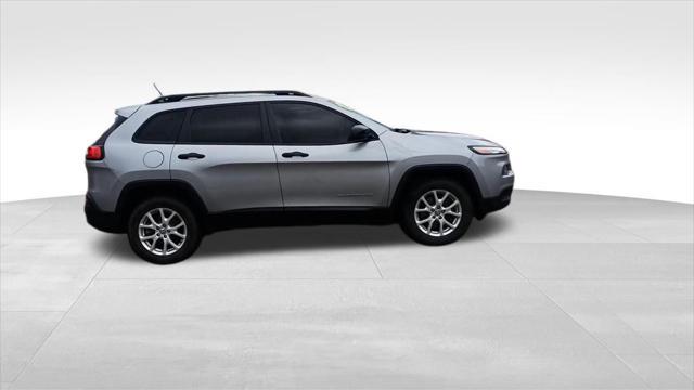 used 2016 Jeep Cherokee car, priced at $11,382