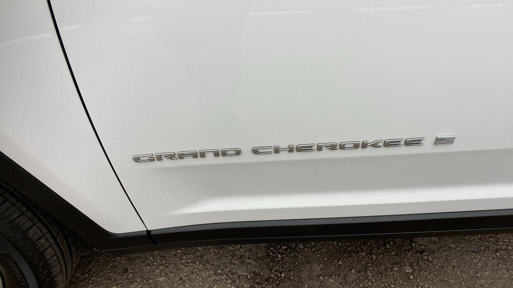 new 2025 Jeep Grand Cherokee car, priced at $35,679