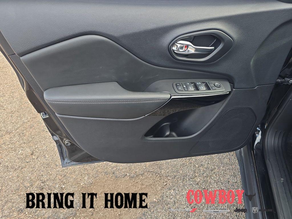 used 2023 Jeep Cherokee car, priced at $24,195