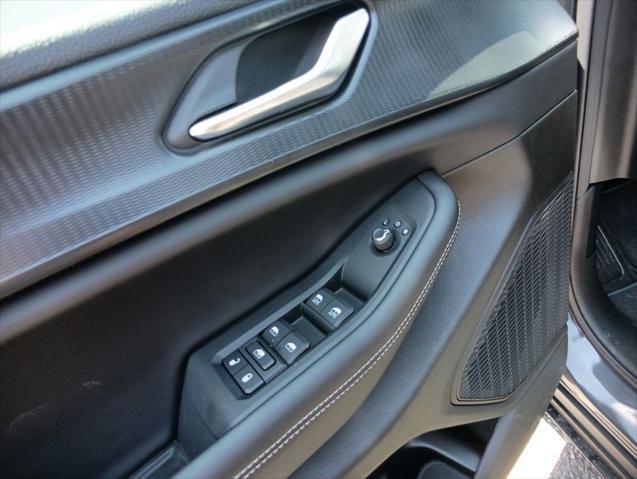 new 2025 Jeep Grand Cherokee car, priced at $38,781