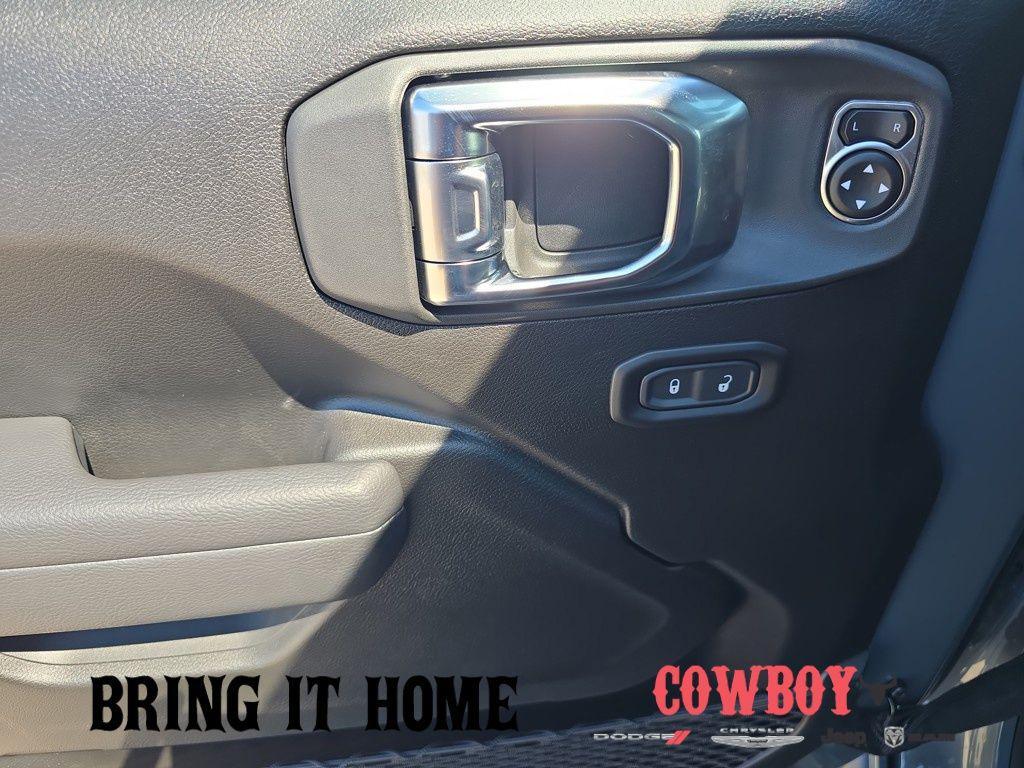 new 2025 Jeep Wrangler car, priced at $49,555