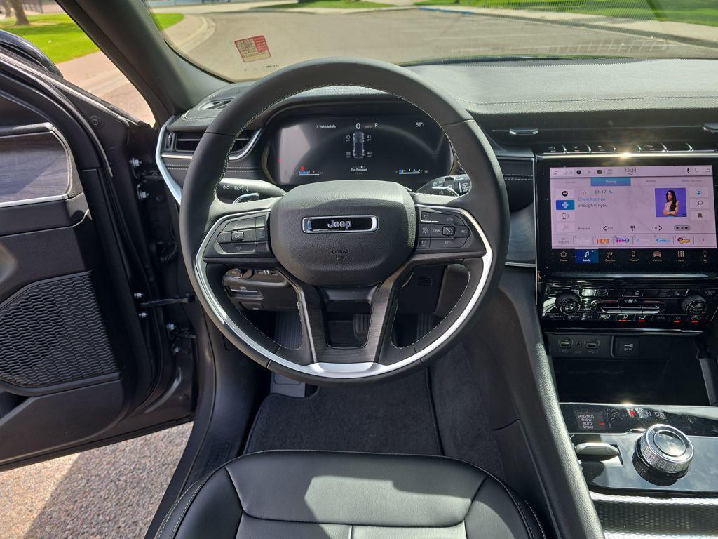 new 2025 Jeep Grand Cherokee car, priced at $42,387