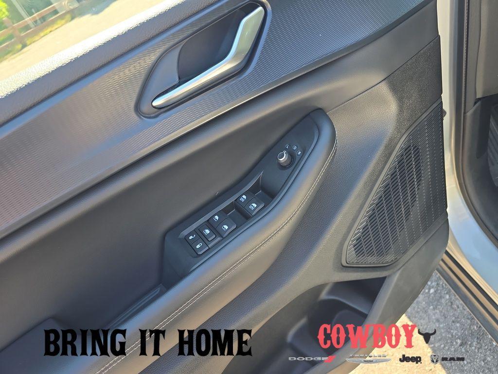 used 2023 Jeep Grand Cherokee car, priced at $27,495