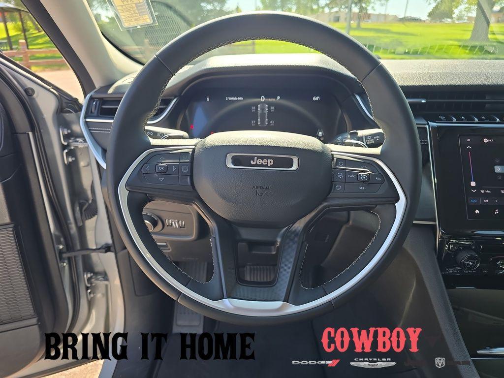 used 2023 Jeep Grand Cherokee car, priced at $27,495