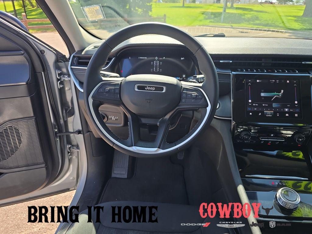 used 2023 Jeep Grand Cherokee car, priced at $27,495