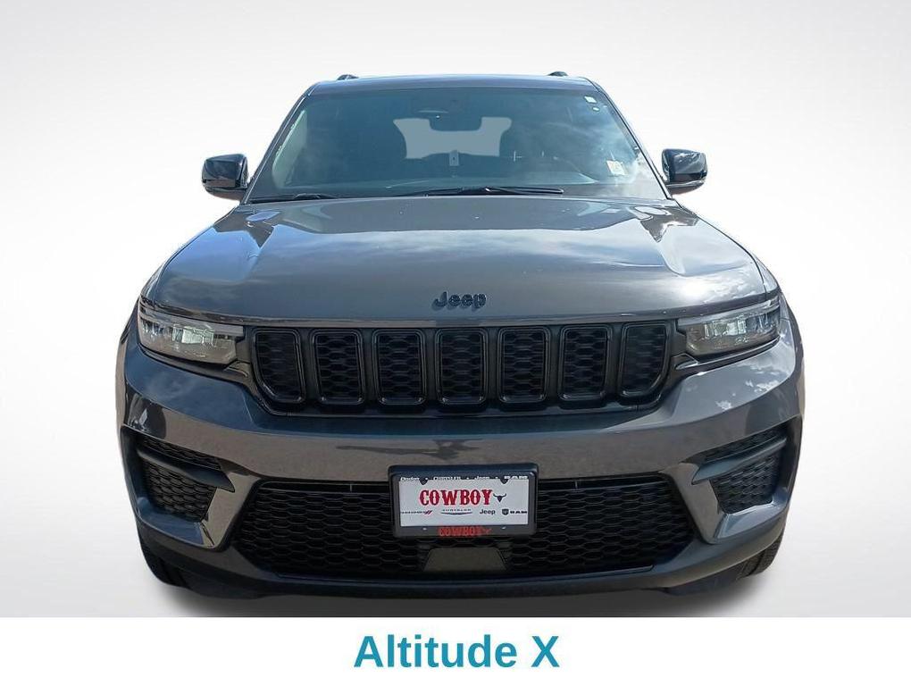 new 2025 Jeep Grand Cherokee car, priced at $37,613