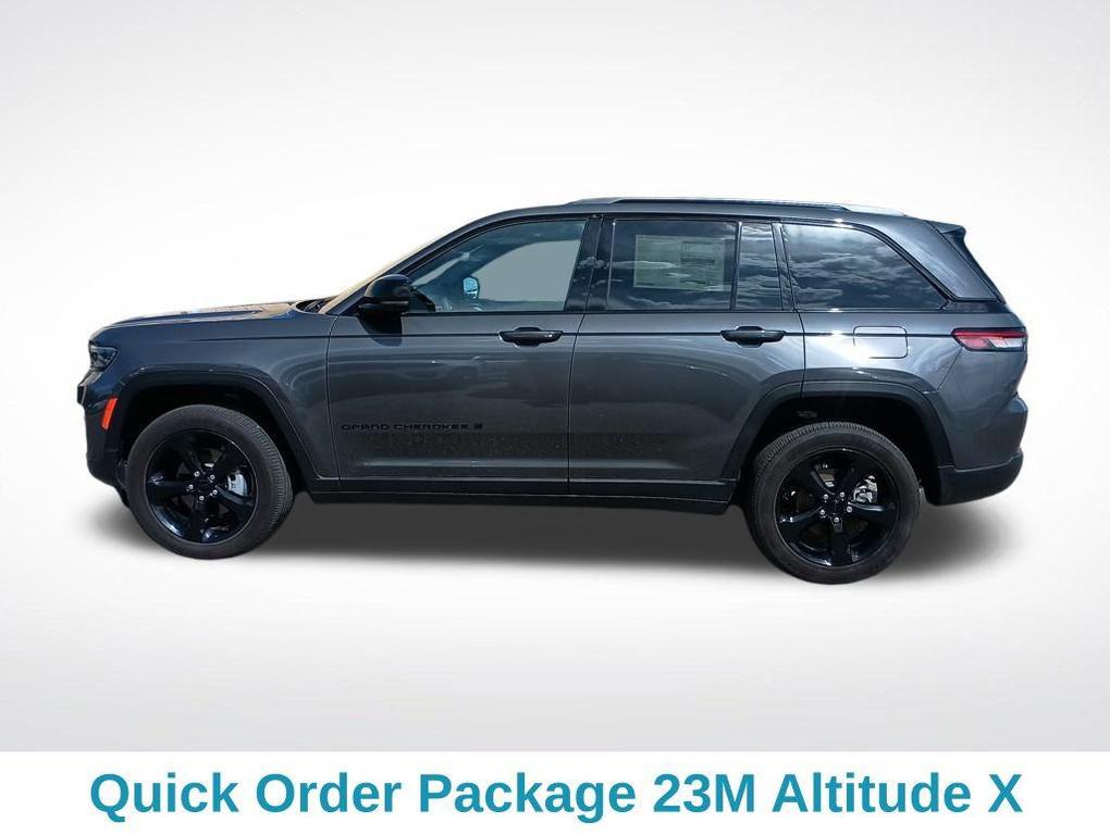 new 2025 Jeep Grand Cherokee car, priced at $37,613