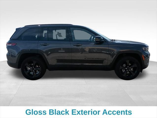new 2025 Jeep Grand Cherokee car, priced at $42,720