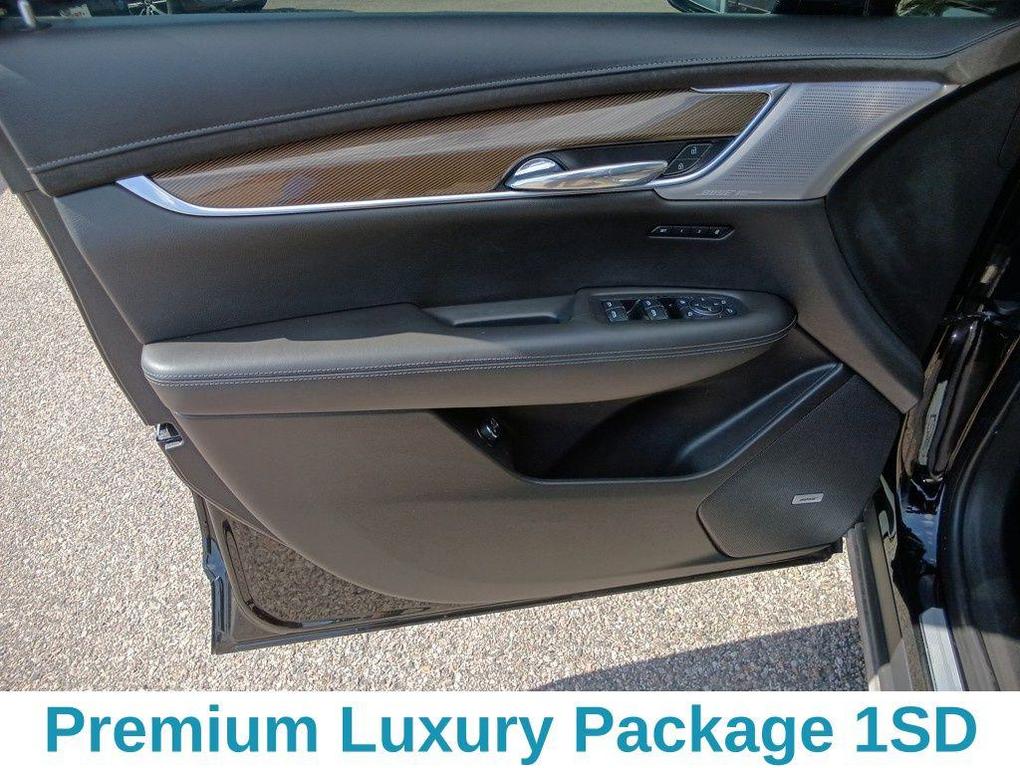 used 2021 Cadillac XT6 car, priced at $33,907