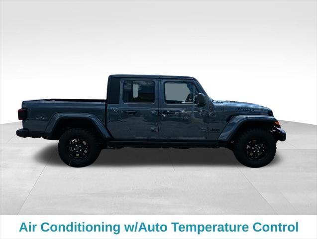 new 2025 Jeep Gladiator car, priced at $48,015